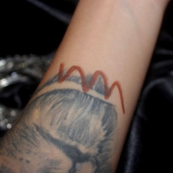 Midnight Desire Lip Kit - Queen cosmetics 